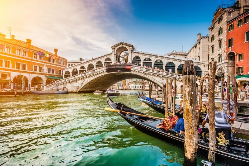 NGÀY 6: MILAN – VENICE (Ý) 	ĂN SÁNG, TRƯA, TỐI 
