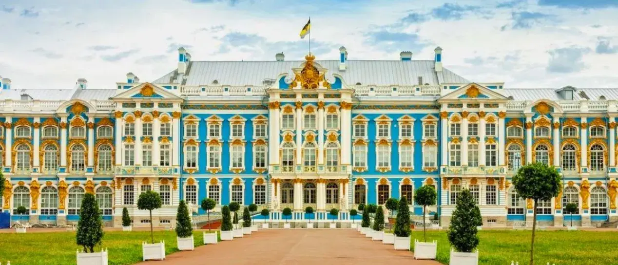 NGÀY 5	ST. PETERSBURG	(Ăn sáng, trưa, tối)