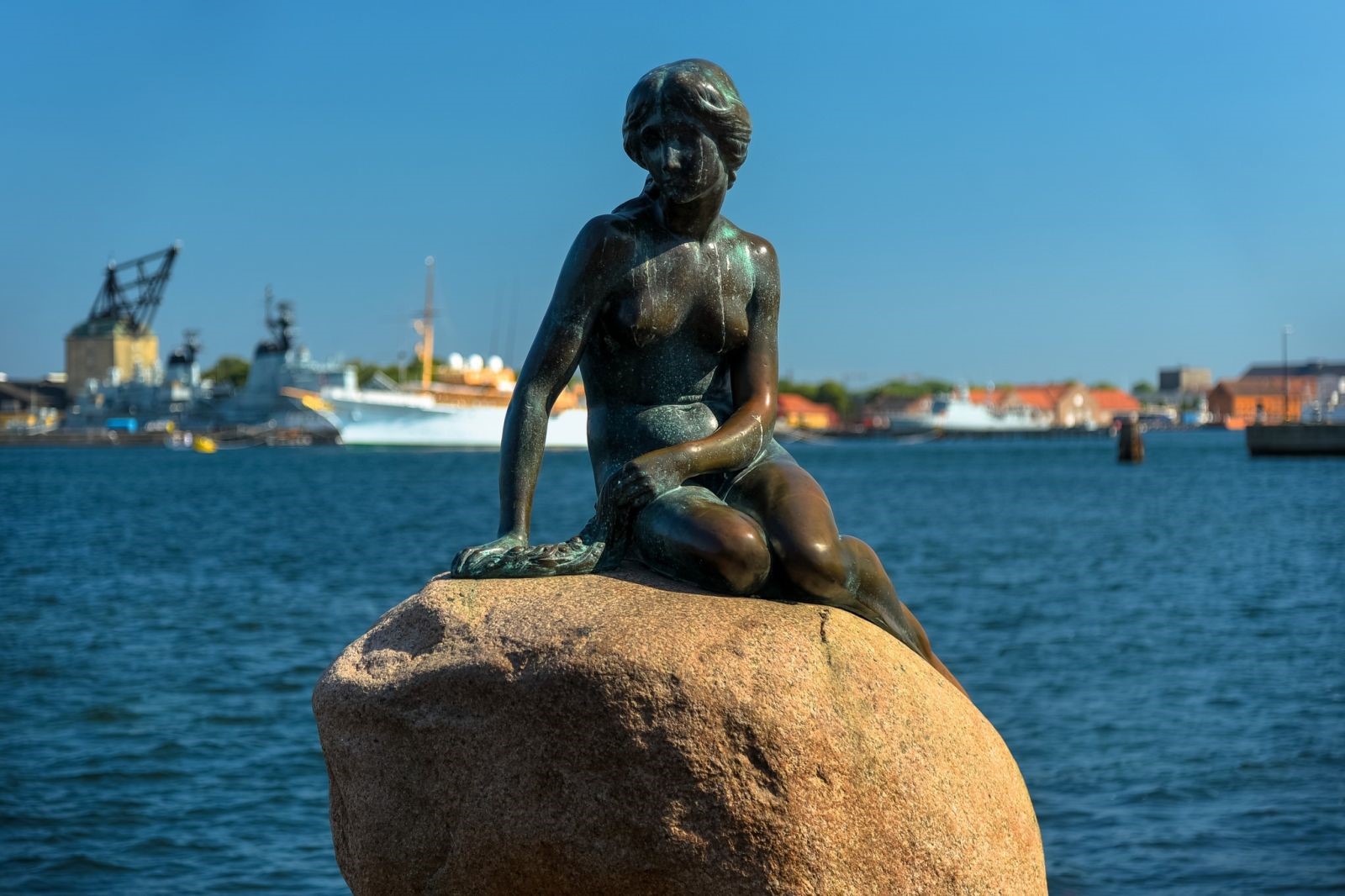    NGÀY 2	Copenhagen                                                                                              (Ăn tối)